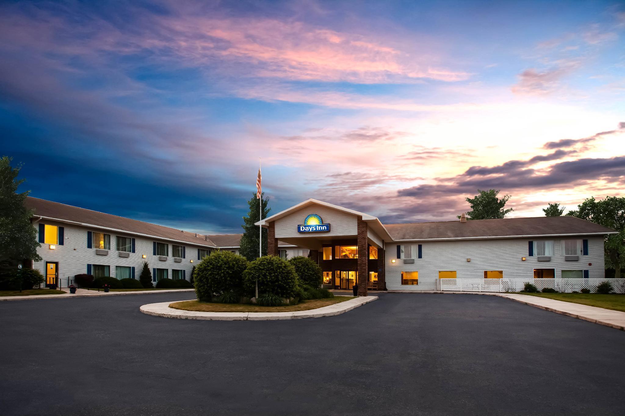 Days Inn By Wyndham Cadillac Exterior foto